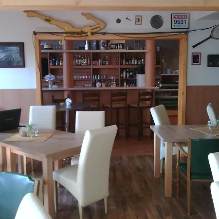 Zur Sportsbar Hotel