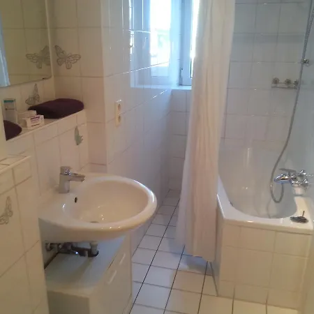 Zur Sportsbar Hotel 3*