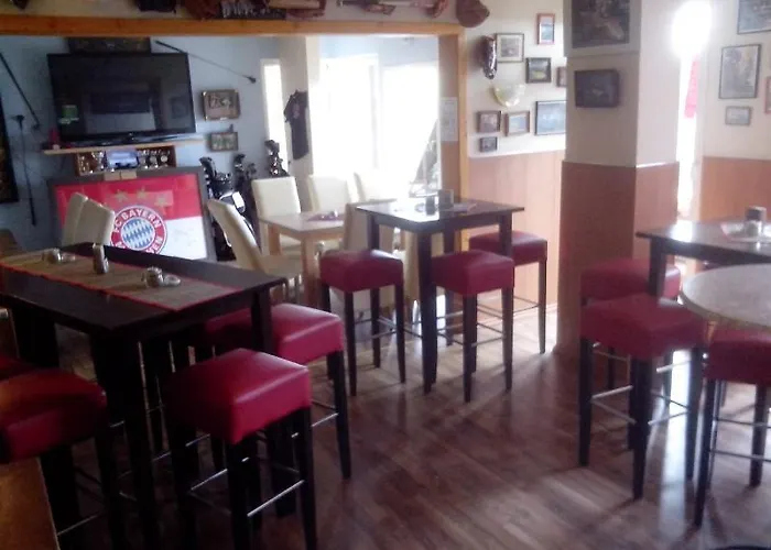 Отель Zur Sportsbar